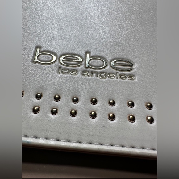 Bebe Los Angeles Shoulder Bag Purse Chain Strap Tan Cream Gold Button Zip Pocket - Picture 9 of 9